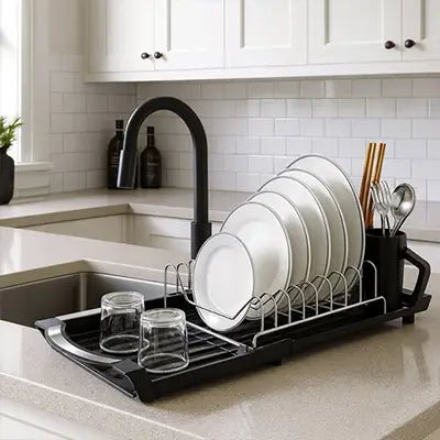 egouttoir vaisselle noir monospace compact pour gagner de la place sur le plan de travail