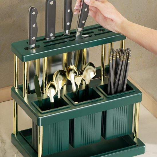 range couvert astucieux pour trier efficacement couteaux fourchettes et cuillĂšres
