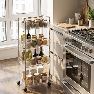 esserte cuisine à roulettes 4 étages près de la fenêtre avec paniers métalliques chromés idéale pour ranger épices et condiments