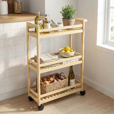 desserte en bois cuisine bambou 3 niveaux remplie de fruits et herbes pour optimiser rangement près fenêtre