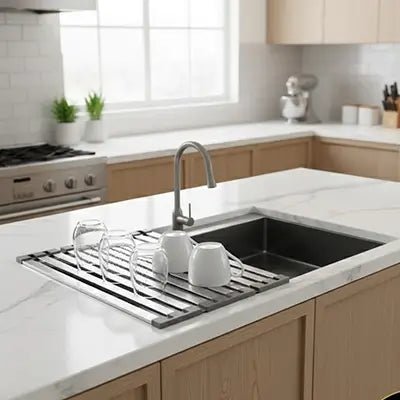 egouttoir evier design contemporain pour une cuisine organisée et sèche
