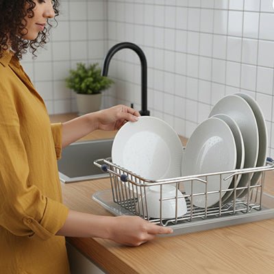 égouttoir forme panier apportant une touche moderne avec sa finition argentée
